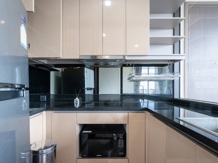 picture Large 1Bedroom High Floor with Enclosed Kitchen - 4/10