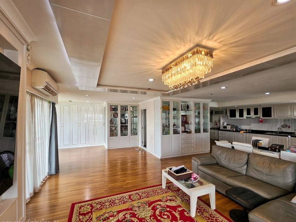 picture Riverfront Penthouse at Lumpini Place: Panoramic 180° Chao Phraya River View (188.44 sq.m.). - 2/11