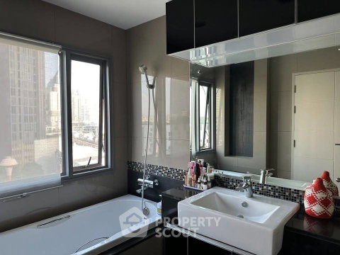 ใกล้ BTS ทองหล่อ เพียง 200 ม. | 2 ห้องนอน The Crest Sukhumvit 34 (ID 3203347)