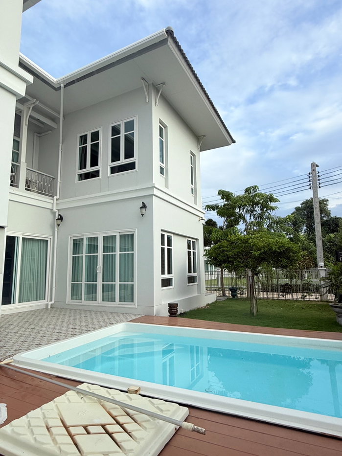 รูป ให้เช่าบ้านเดี่ยว ซื่อตรง พรีเมี่ยม ไอแอม พระราม2-แสมดำ | 4 ห้องนอน 5ห้องน้ำ - รูปที่ 13/14