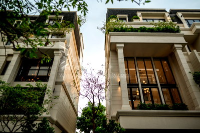 Townhouses for sale One Bangkok : Luxury Townhome for sale at Silom Sathorn