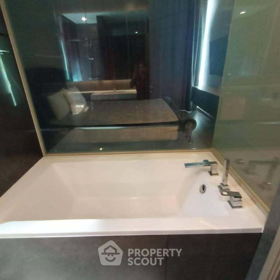 รูป คอนโด 2 ห้องนอน ชั้น 20 The Esse At Singha Complex ใกล้ MRT เพชรบุรี (ID 3202350) - รูปที่ 11/12