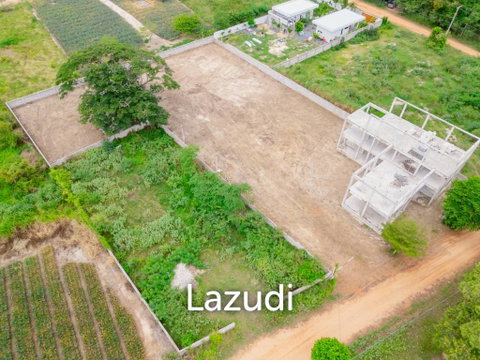 Investment Opportunity : Large villa partially built.