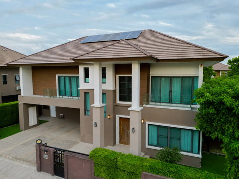 บ้านสวนหรู ขนาดใหญ่ 130 ตร.วา ล้อมรอบด้วยทะเลสาบ บ้านหรูฟังก์ชันครบ พร้อมเข้าอยู่ได้ทันที