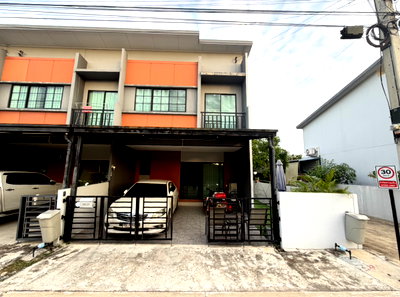 Townhouses for sale : Urgent sale, corner townhome, Main Road, Siri Place Ratchaphruek–345 Village from Sansiri 