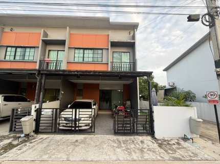 Urgent sale, corner townhome, Main Road, Siri Place Ratchaphruek–345 Village from Sansiri 