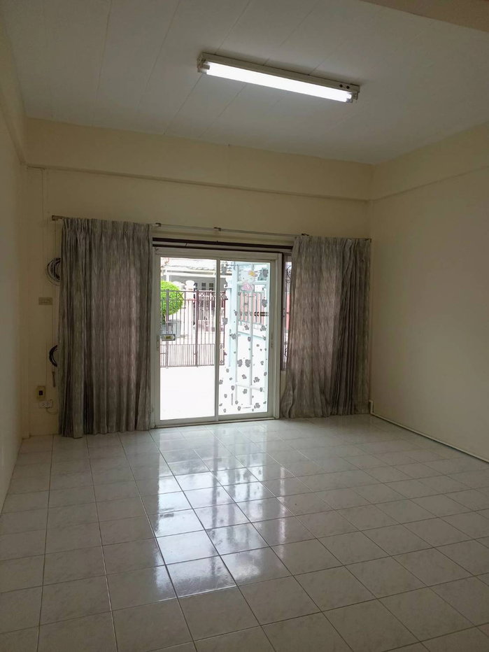 picture sell townhouse soi rawadee 61 nonthaburi - 7/10