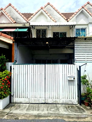 ทาวน์โฮม ถนนสายไหม : หมู่บ้านรัชธานี 6  (สายไหม 56/2) ถนน Main ในโครงการ หน้าโครงการ ใก้ลปั๊ม ปตท. หาของกินง่าย เดินทางสะดวกสุดๆ