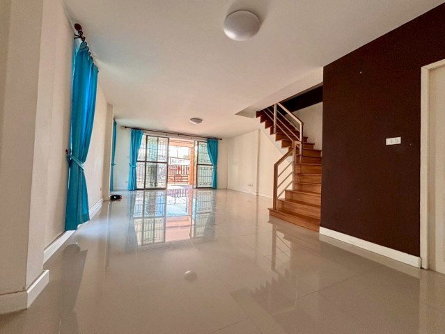 รูป รีสอร์ท ศรีราชา เปิดซิง บ้านพร้อมอยู่ 2-3นอน 2น้ำ สวนสัตว์เสือศรีราชา 930 ม.20 ตร.ว. 160 ตร.ม เจปาร์ค ศรีราชา ช้อปปิ้งมอลล์ 3.8 กม. - รูปที่ 5/8