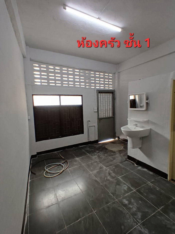 รูป ขายอาคารพาณิชย์ 3 ชั้น ทำเลค้าขายดีติดโรงเรียน - รูปที่ 4/9