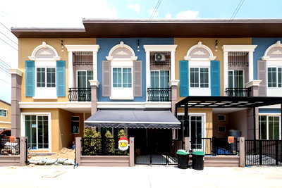 เช่าทาวน์โฮม ดรีมเวิลด์ : 🏡✨ ให้เช่า Golden Town ฟิวเจอร์ รังสิต 3 ห้องนอน 2 ห้องน้ำ ทำเลดี หลัง Future Park Rangsit พร้อมอยู่ 🐶🐱 Pet Friendly  💁‍♂️รับต่างชาติ