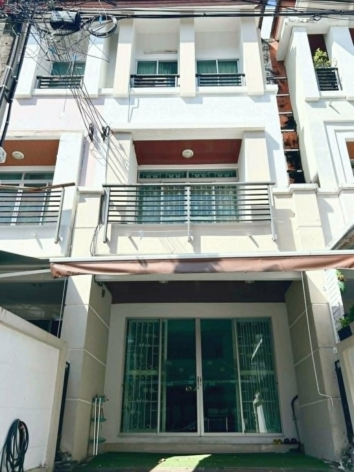 รูป 🏡 ให้เช่าทาวน์โฮม 3 ชั้น บ้านกลางเมือง The Paris พระราม 9 - รามคำแหง ✨ใกล้ทางด่วนพระราม 9 | เข้า-ออกได้ทั้ง กรุงเทพกรีฑา & รามคำแหง 60 - รูปที่ 1/16
