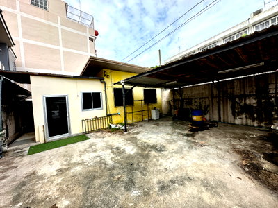Land for sale Chan Road : Prime Land for Sale in Yannawa, Bangkok – 45 Sq. Wah, Ready for Transfer