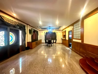 เช่าบ้านเดี่ยว ชลบุรี : Spacious 2 Storey House for Rent Noen Plab Wan East Pattaya