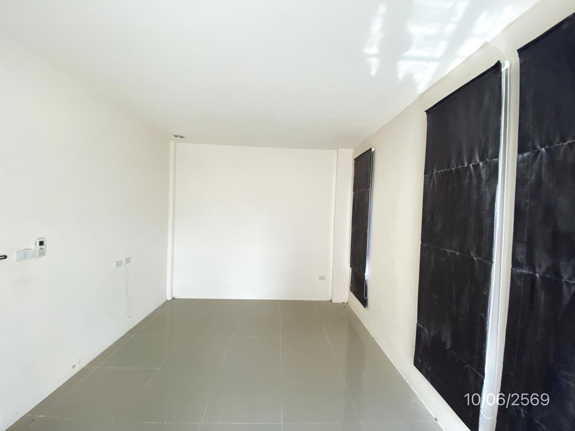 picture TOWN HOUSE 21.9 Sq.w. Muang Chon Buri Chonburi for 2.4M - 22/29