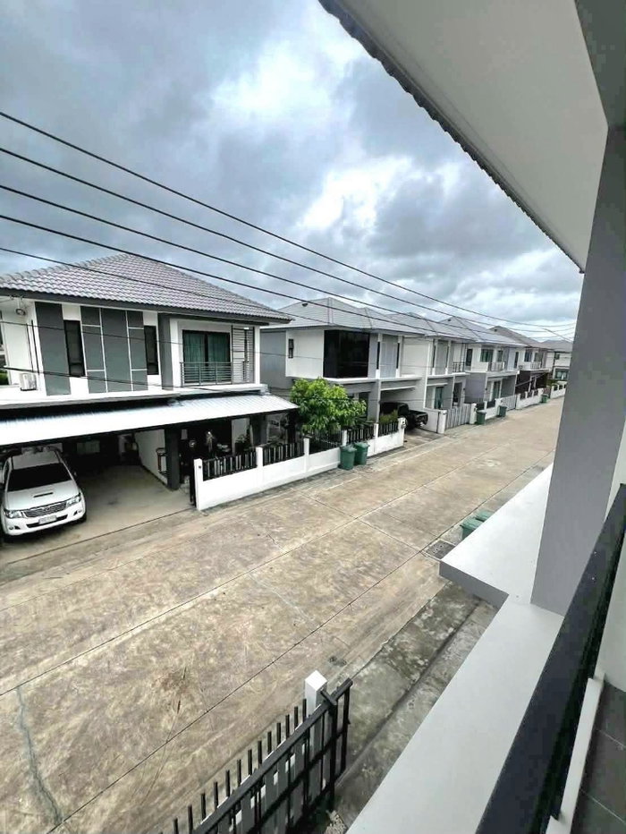 รูป #บ้านเช่าระยอง
บ้านเดี่ยว 2 ชั้นให้เช่า พร้อมเฟอร์นิเจอร์
โครงการเดอะโฮม บ้านฉาง–ระยอง
ให้เช่า 23,500 บาท/เดือน
 - รูปที่ 4/29