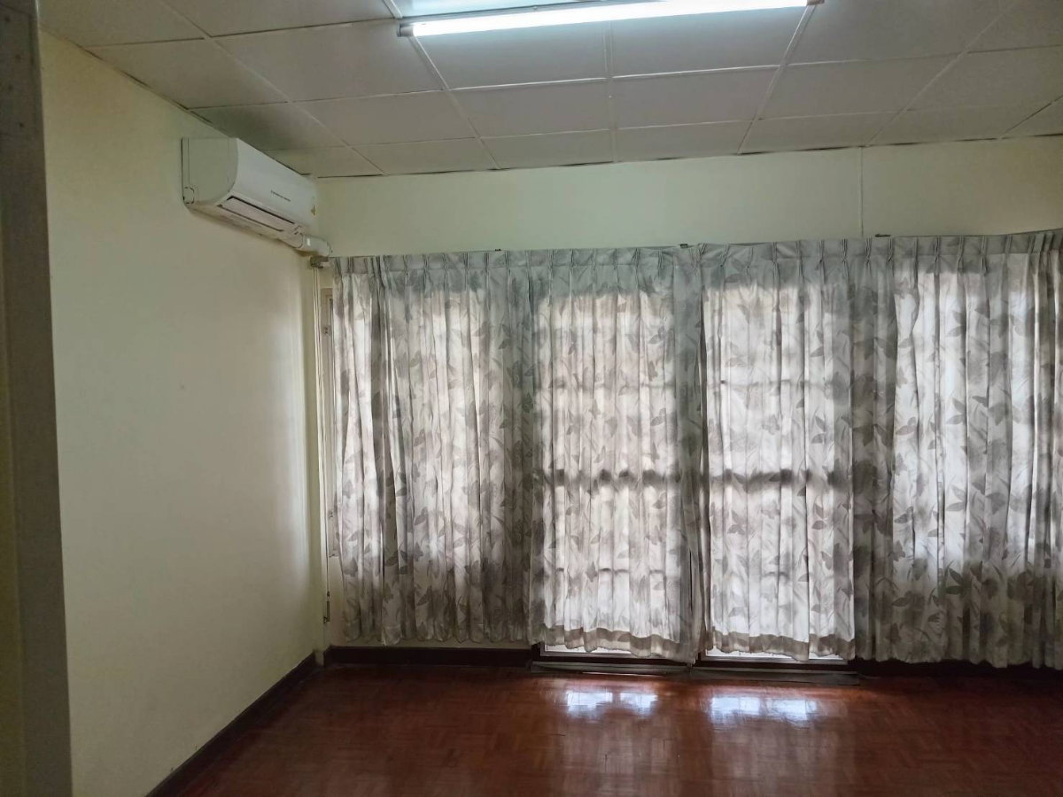 picture sell townhouse soi rawadee 61 nonthaburi - 3/10