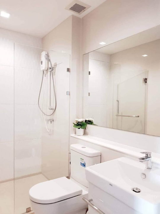 picture @Condorental condo for rent Life One Wireless - 8/9