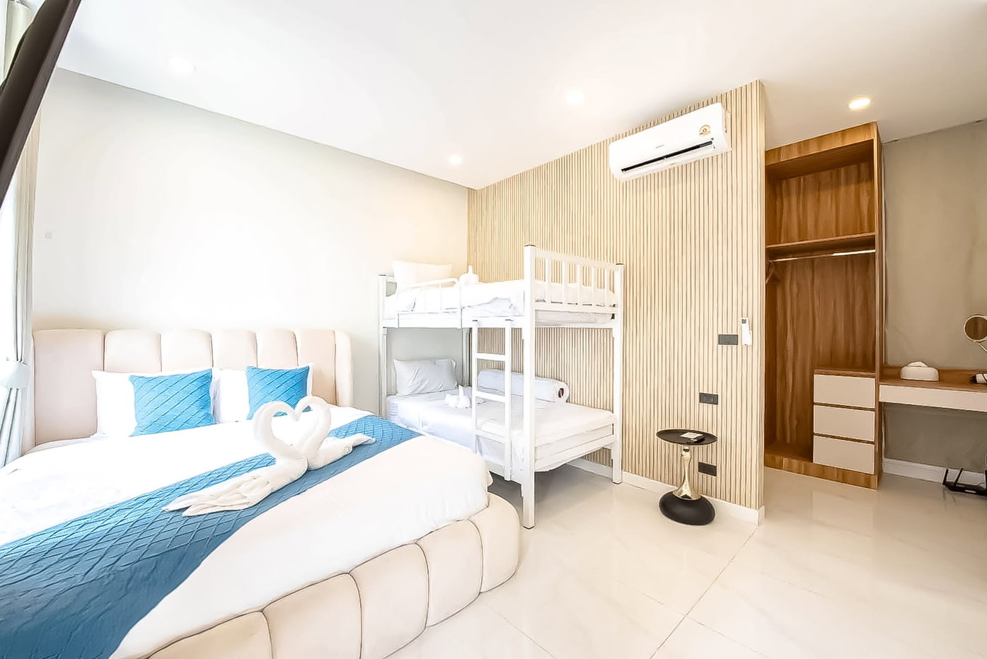 รูป High End Pool Villa for Rent Jomtien Pattaya 5 Bedrooms - รูปที่ 6/18