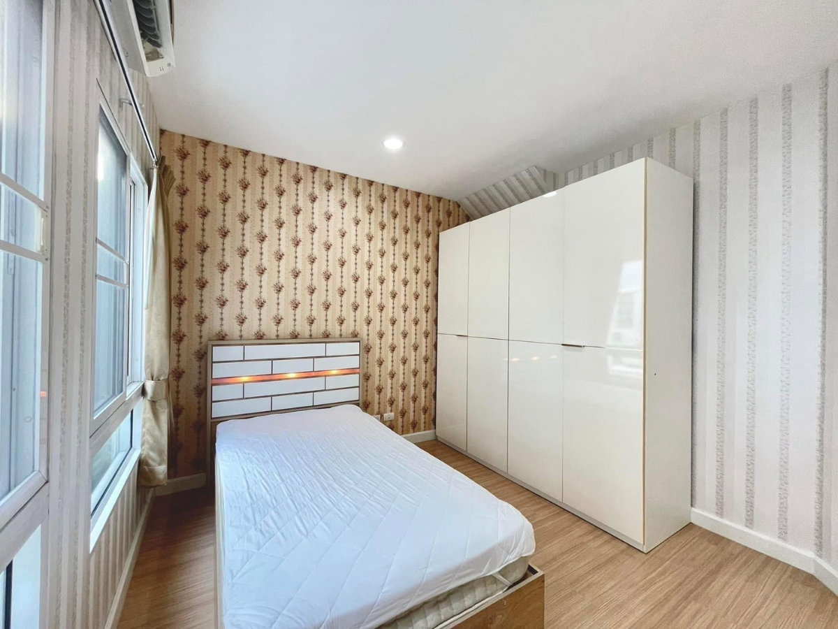 picture Baan Klang Muang Rama 9 - Ramkhmahaeng - 10/17