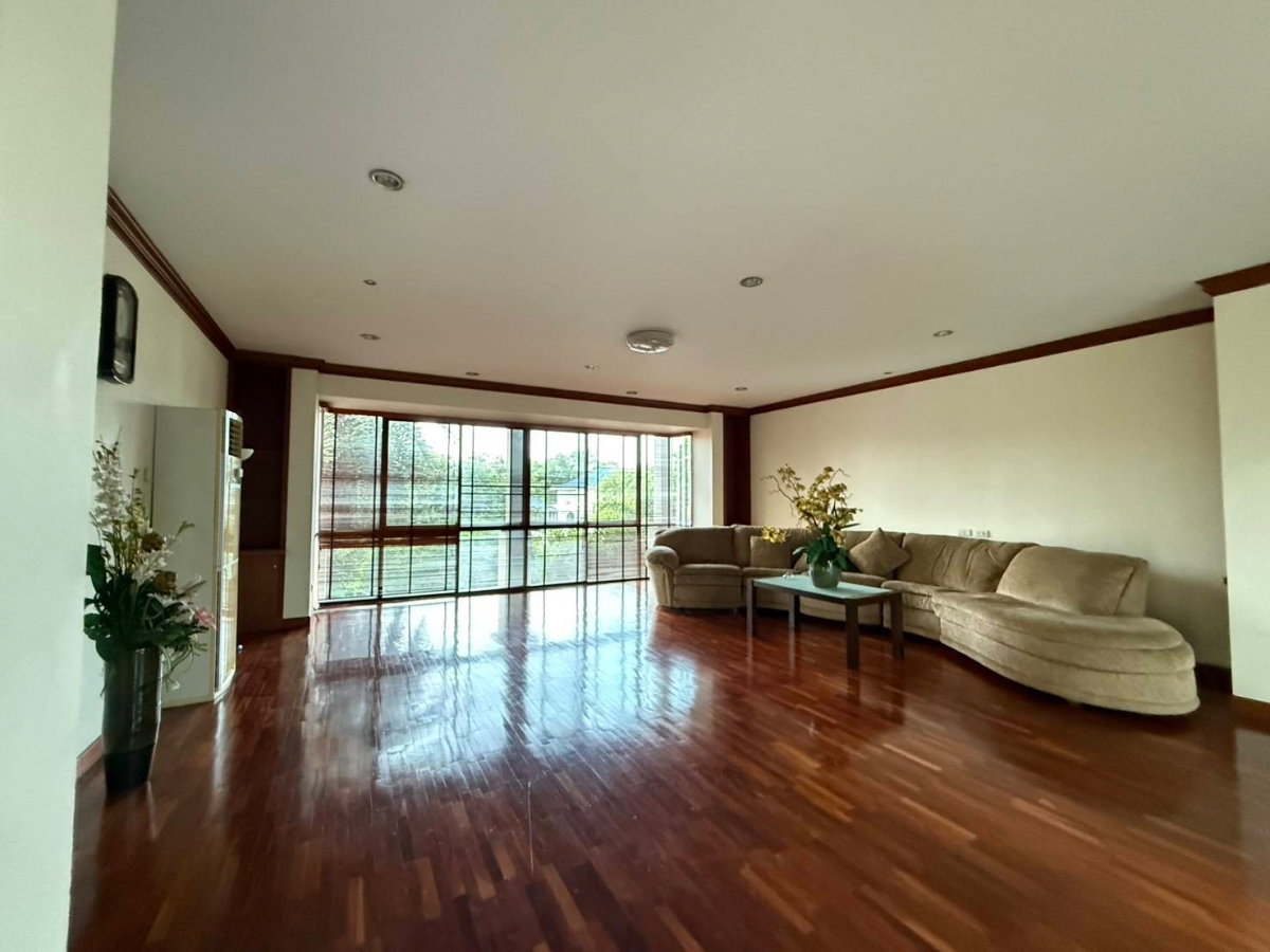 รูป 🏡 โอกาสทอง!! คฤหาสน์ส่วนตัวบนที่ดินกว่า 2 ไร่ เมืองเอก รังสิต - รูปที่ 11/37