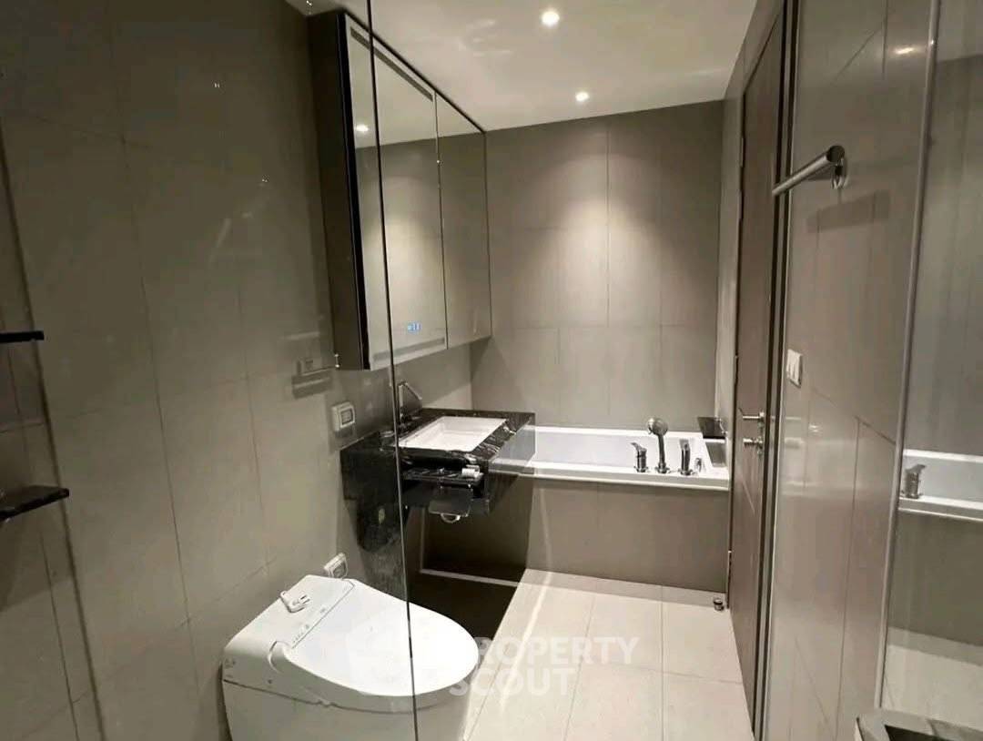 รูป เช่าคอนโด 3 ห้องนอน ชั้น 32 The Issara Sathorn (ID 3206638) - รูปที่ 6/7
