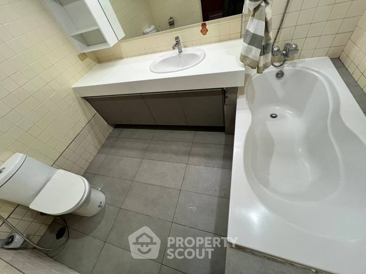 รูป คอนโด 2 ห้องนอน ขนาดกว้าง 110 ตร.ม. ที่ Liberty Park 2 ใกล้ ARL Makkasan (ID 3206630) - รูปที่ 9/12