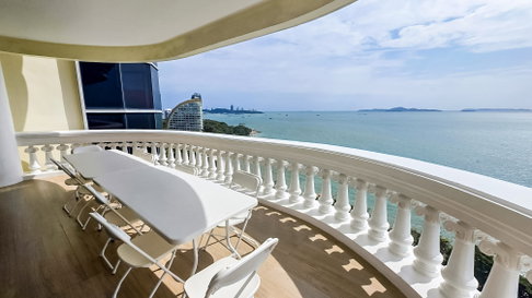 3 Bedroom Condo for Rent Sky Beach Condominium Pattaya