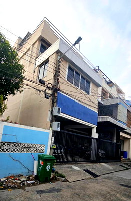 โฮมออฟฟิศ วิทยาลัยพณิชยการบางนา : ขายโฮมออฟฟิศ 6 ชั้น ทำเลดี เดินทางสะดวก ซอยอุดมสุข
