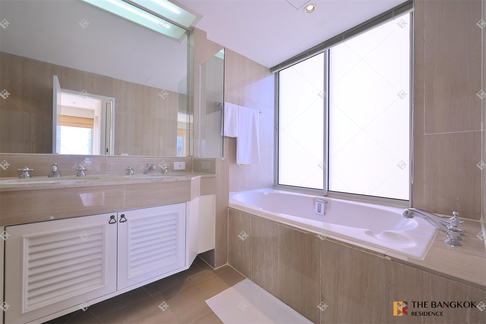 Langsuan Ville Easy Travel, Fully Utilized Space near BTS Ratchadamri