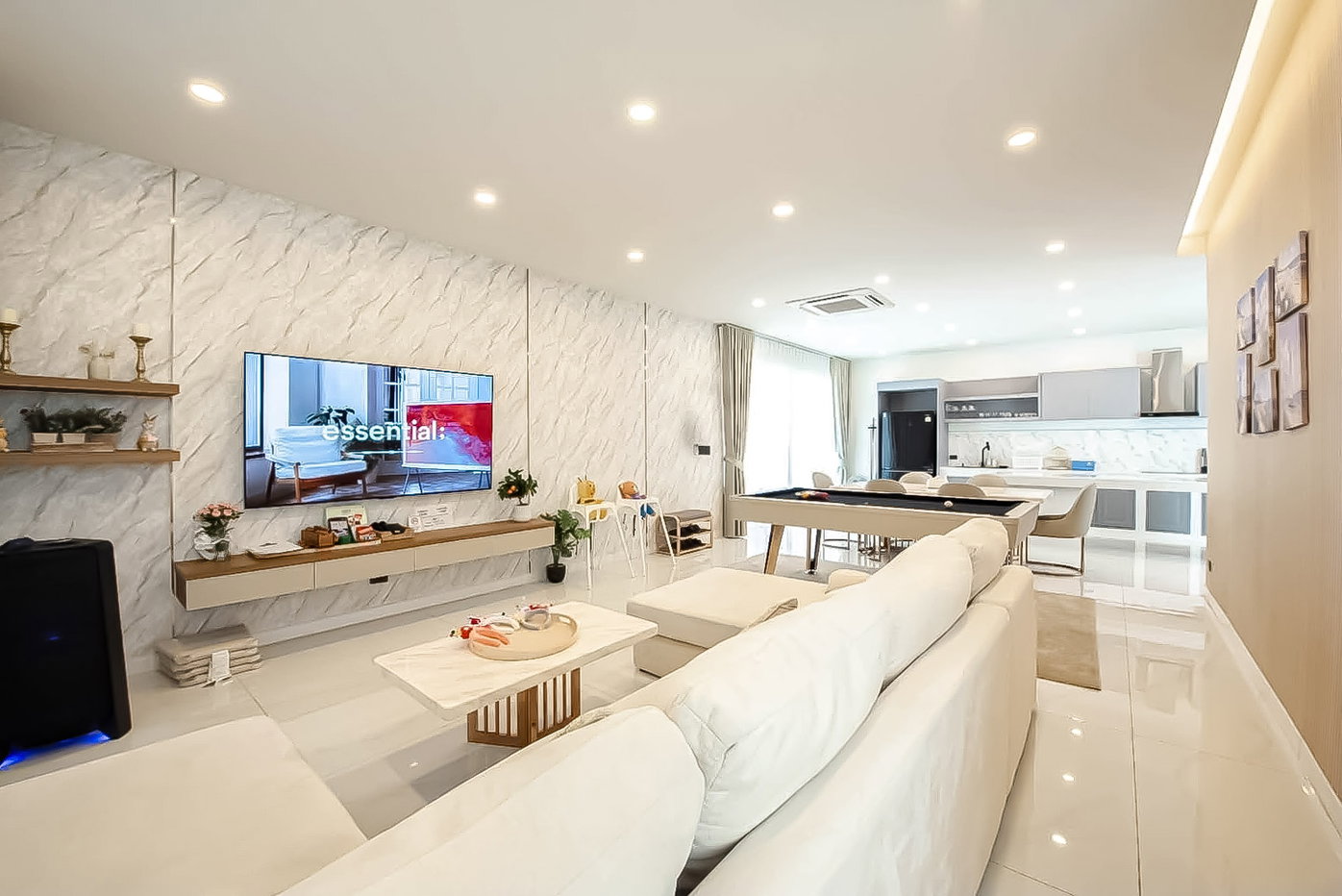 รูป High End Pool Villa for Rent Jomtien Pattaya 5 Bedrooms - รูปที่ 2/18