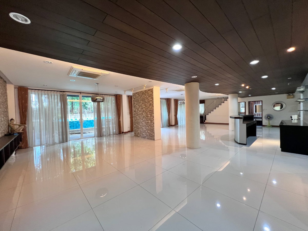 รูป ขายอาคารสำนักงาน 4 ชั้น พร้อมบ้านหรูและสระว่ายน้ำ สุขุมวิท 101 ใกล้ BTS ปุณณวิถี - รูปที่ 19/41
