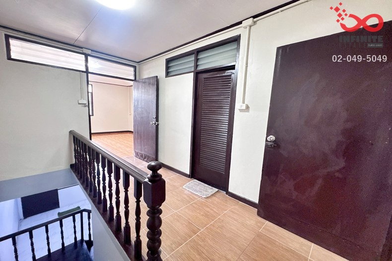 รูป ขายทาวน์เฮาส์ 2 ชั้น 29 ตร.ว. ซอยนวมินทร์ 111 รีโนเวทใหม่ พร้อมอยู่ ค้าขายได้ - รูปที่ 4/10