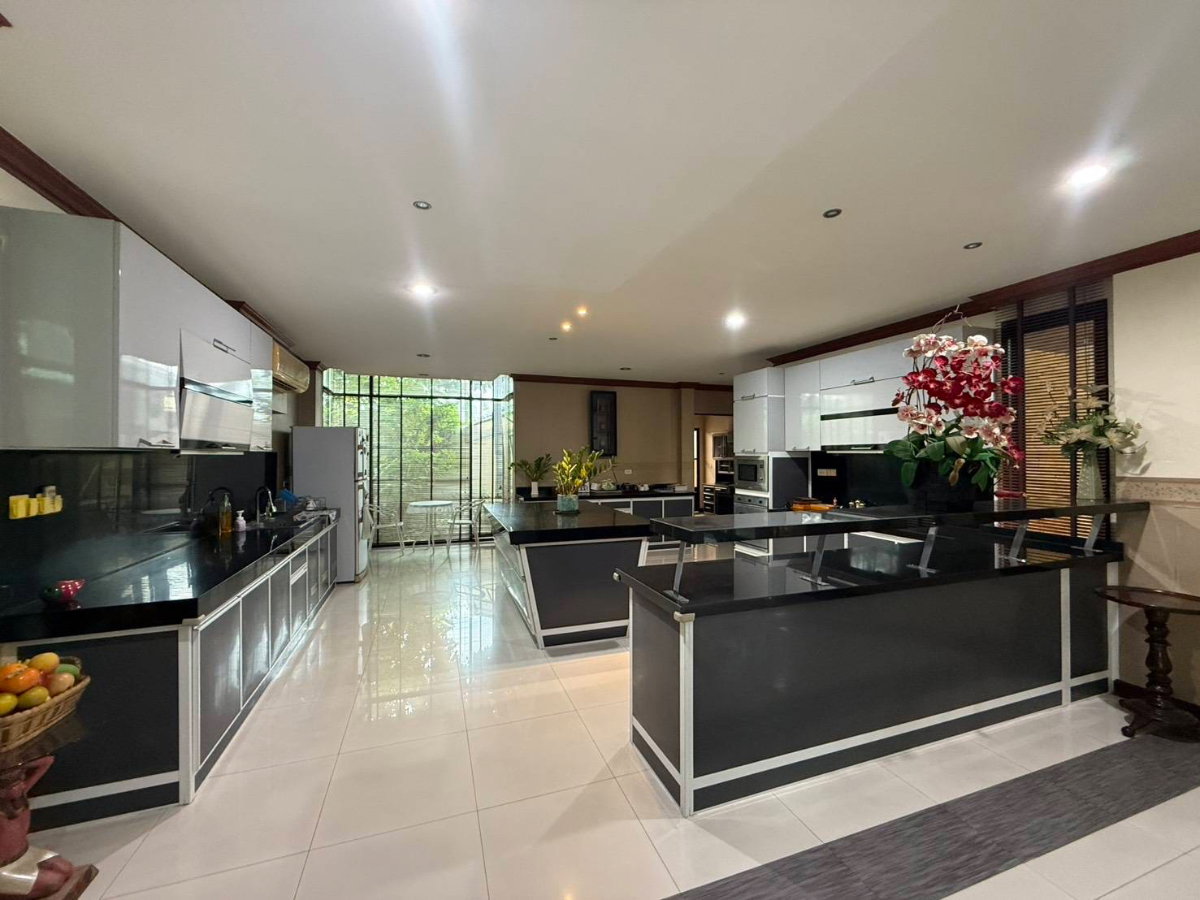 รูป 🏡 โอกาสทอง!! คฤหาสน์ส่วนตัวบนที่ดินกว่า 2 ไร่ เมืองเอก รังสิต - รูปที่ 18/37