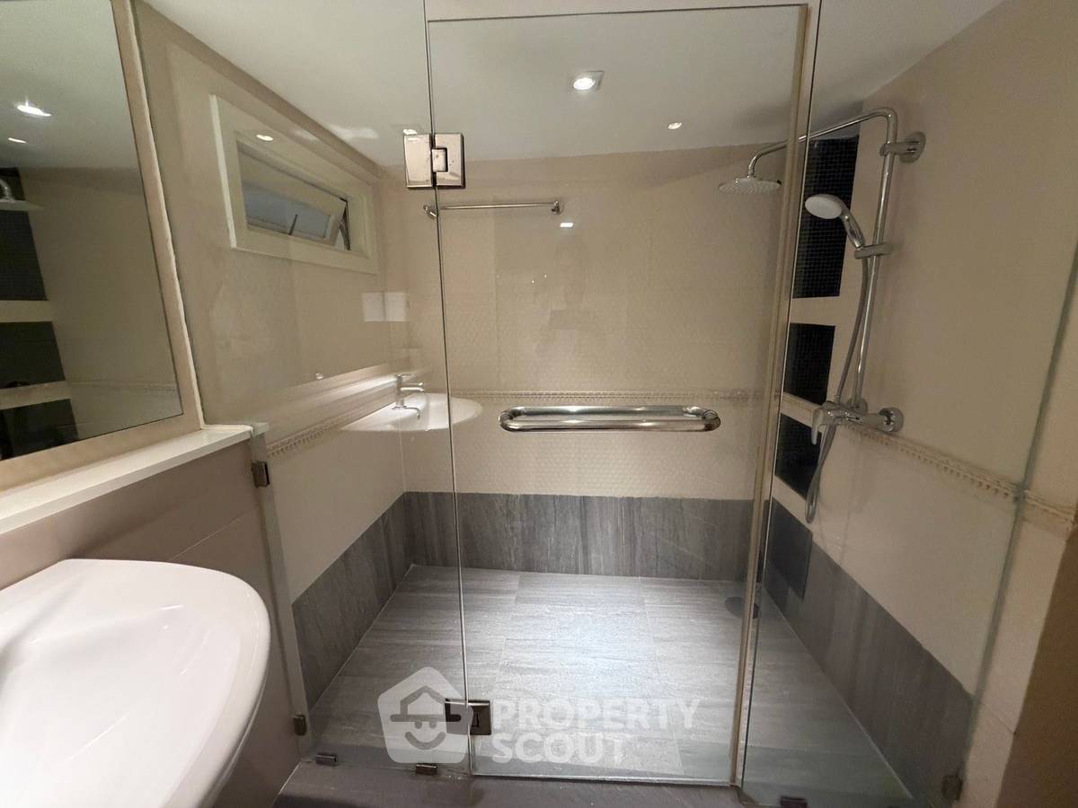 รูป คอนโด 2 ห้องนอน โครงการ The Emporio Place ใกล้ BTS พร้อมพงษ์ (ID 2455279) - รูปที่ 21/29