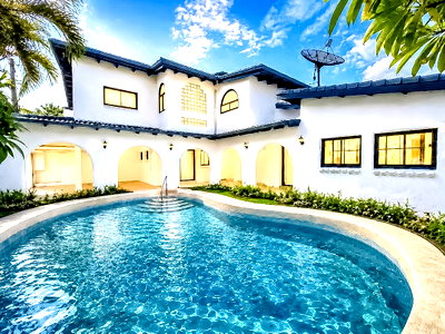 เช่าบ้านเดี่ยว คิงเพาเวอร์ พัทยา คอมเพล็กซ์  : 4 Bedroom House for Rent Siam Country Club Pattaya