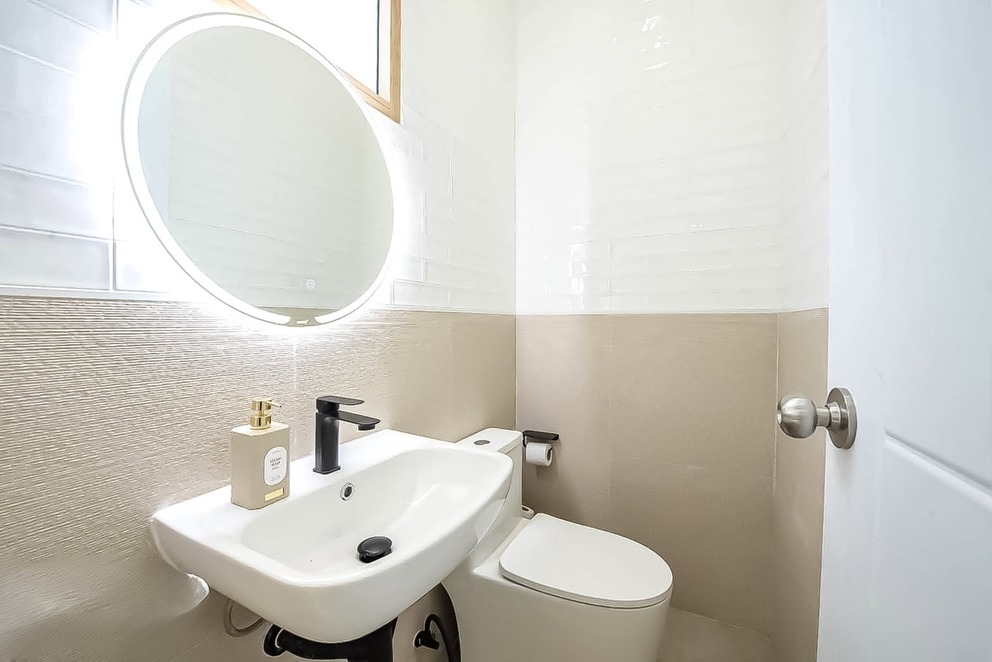 รูป High End Pool Villa for Rent Jomtien Pattaya 5 Bedrooms - รูปที่ 11/18