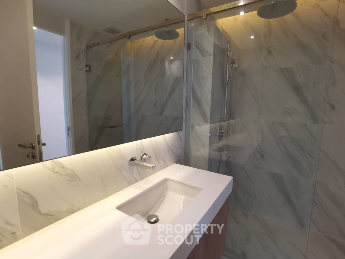 picture 24th-Floor 2-BR At Muniq Sukhumvit 23 Near MRT Sukhumvit (ID 512900) - 19/19