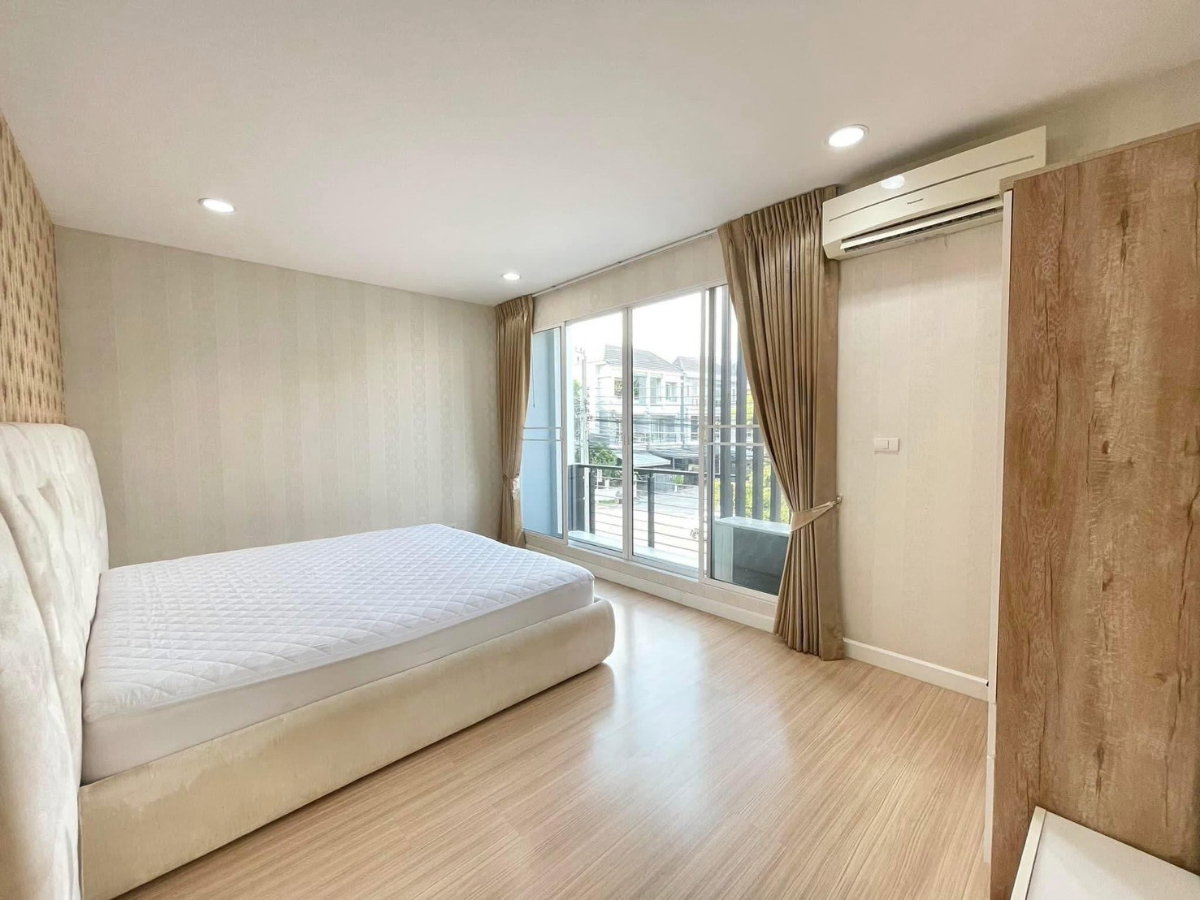 picture Baan Klang Muang Rama 9 - Ramkhmahaeng - 12/17