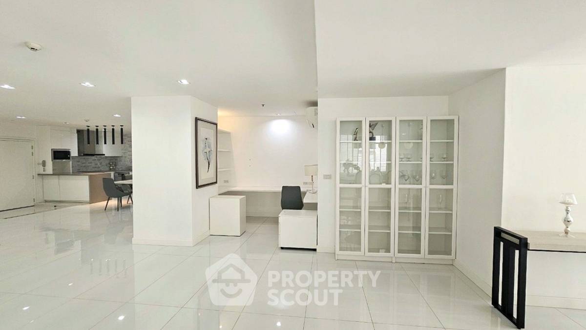 รูป คอนโด 2 ห้องนอน ขนาด 220 ตร.ม. Crystal Garden Condominium ใกล้ BTS นานา (ID 3206791) - รูปที่ 5/10