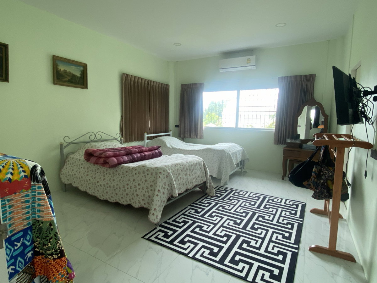 picture Resort-Style Garden House for Sale – Ready to Move In - 10/12