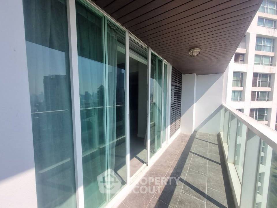 picture 2-BR Condo In Urbana Langsuan 30th-Floor, 400m To BTS Ratchadamri (ID 2865452) - 3/5