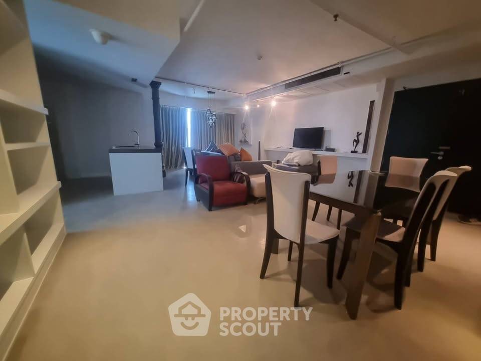 picture 2-BR Condo In Urbana Langsuan 30th-Floor, 400m To BTS Ratchadamri (ID 2865452) - 1/5