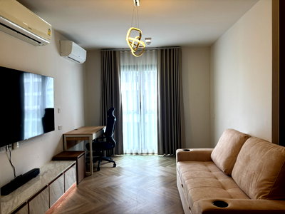 คอนโดให้เช่า : ให้เช่า 1-Bed Plus ห้องใหญ่ 47 ตร.ม. Chapter Thonglor 25 ตึก low-rise ฟีลรีสอร์ท ที่จอดรถในร่ม