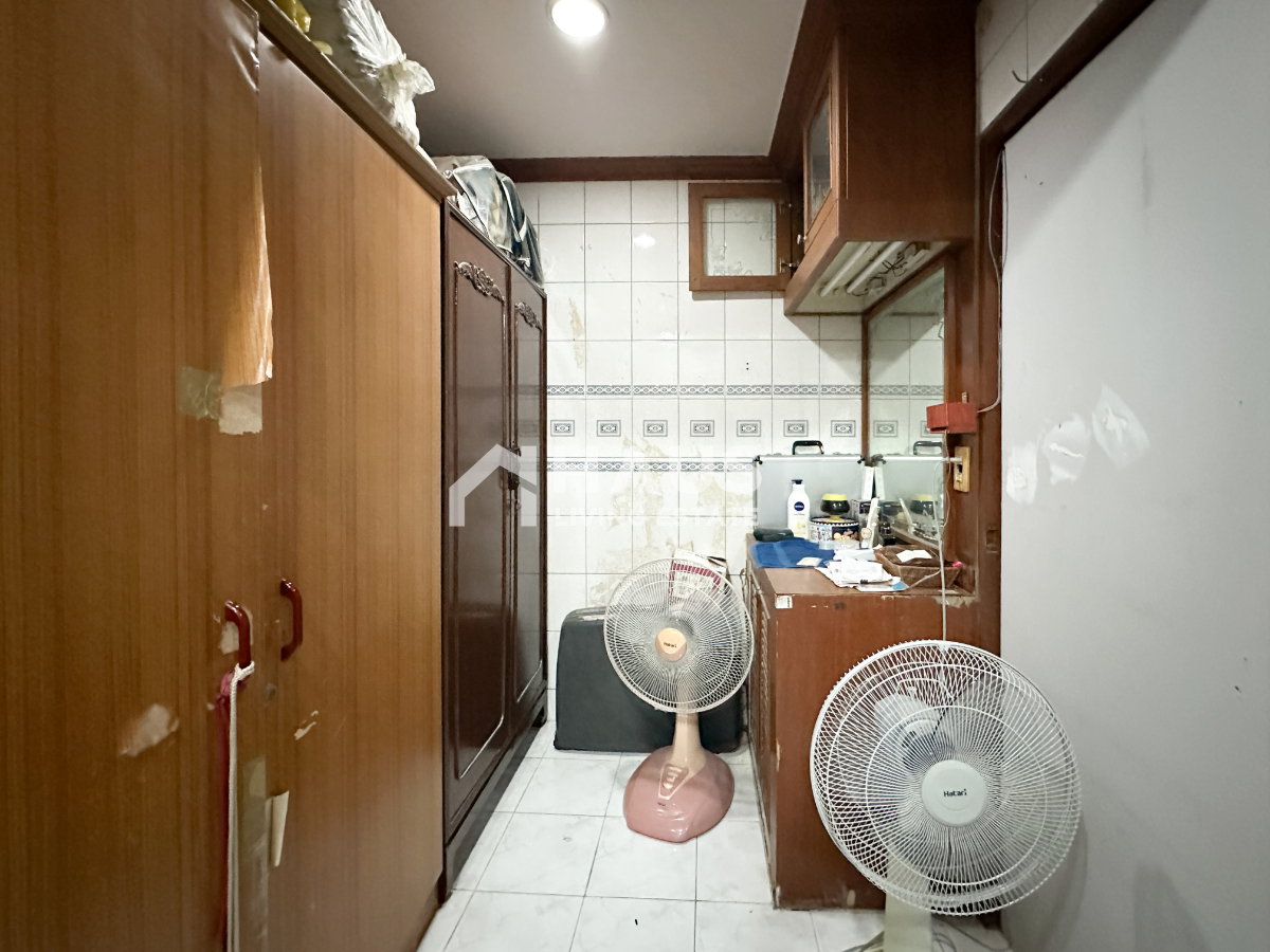รูป 🔥 บ้านพร้อมที่ดิน สนามบินน้ำ ซอย พงษ์สวัสดิ์ 4 🔥 / 4 ห้องนอน #HNGM090 - รูปที่ 32/56