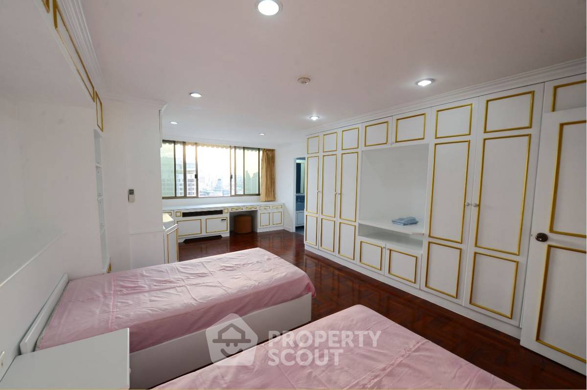 รูป เลี้ยงสัตว์ได้ คอนโด 3 ห้องนอน 350 ตร.ม. ชั้น 23 Oriental Towers BTS เอกมัย (ID 510846) - รูปที่ 19/20
