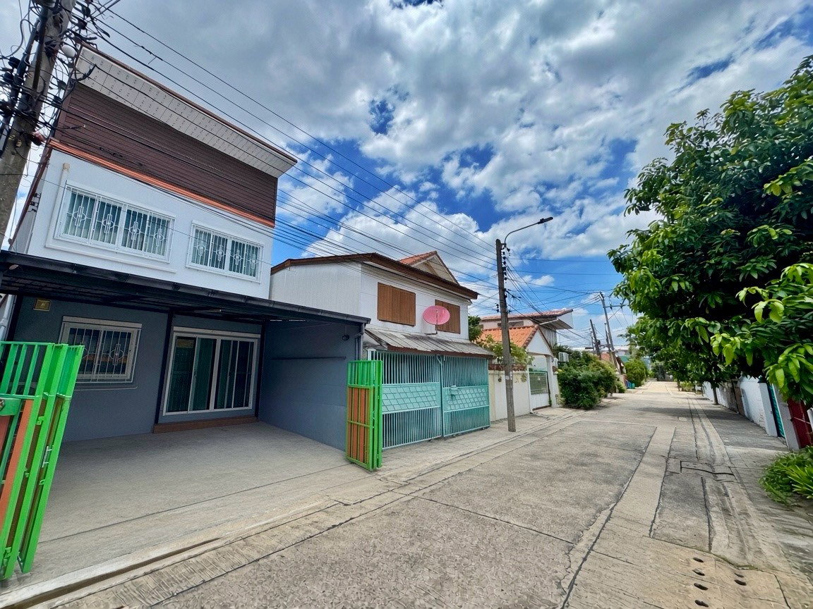 รูป ขายบ้านเดี่ยว งามวงศ์วาน 47 ชินเขต 2/6 ใกล้การไฟฟ้า PEA & รถไฟฟ้า บางเขน ทำเลเมือง ในราคาเพียง 3.59 ล้าน! - รูปที่ 3/24