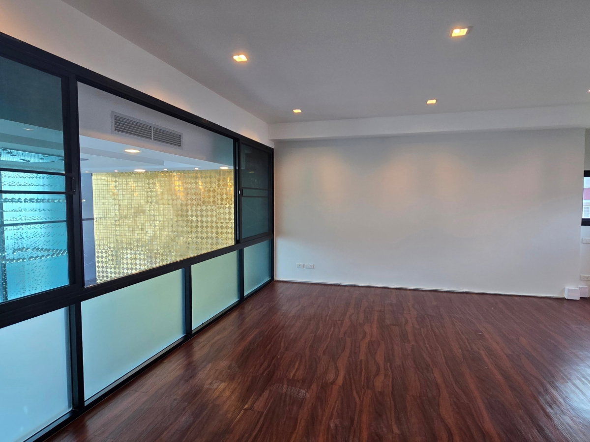 รูป ให้เช่า!! โฮมออฟฟิศ 4 ชั้น THE PENTAS รัชดา-พระราม9 (สำนักงาน,บ้านให้เช่า,บ้านเดี่ยวให้เช่า) - รูปที่ 9/21