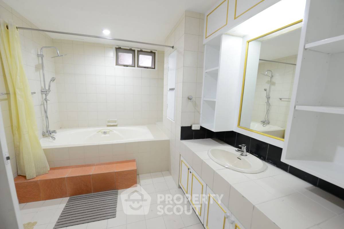 รูป เลี้ยงสัตว์ได้ คอนโด 3 ห้องนอน 350 ตร.ม. ชั้น 23 Oriental Towers BTS เอกมัย (ID 510846) - รูปที่ 15/20