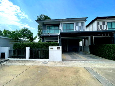 Houses for rent Chiang Mai : House for rent, Kanjanok 22, corner plot, 60 sq.wa, 3 bedrooms.